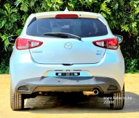 2017-mazda-demio-new-shape-xd-small-6