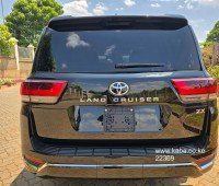 2023-toyota-landcruiser-zx-v8-small-2