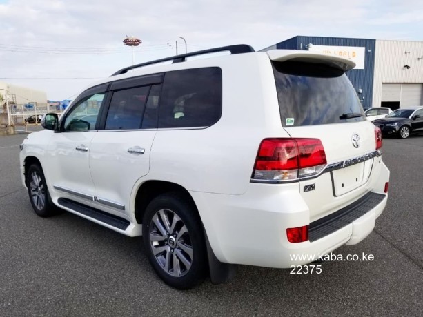 2018-toyotalandcruiser-zx-v8-petrol-big-2