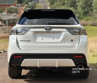 new-model-2018-toyota-harrier-gr-sport-small-1