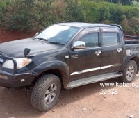 toyota-hilux-double-cabin-small-1