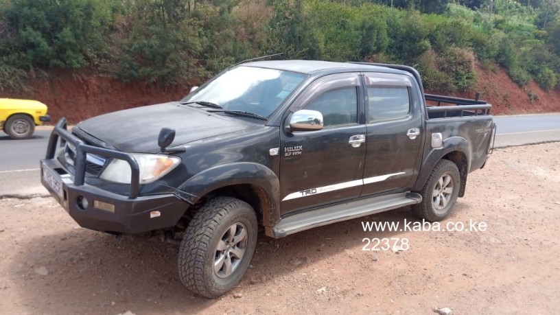 toyota-hilux-double-cabin-big-1