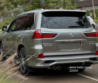 2018-lexus-lx-570-small-7