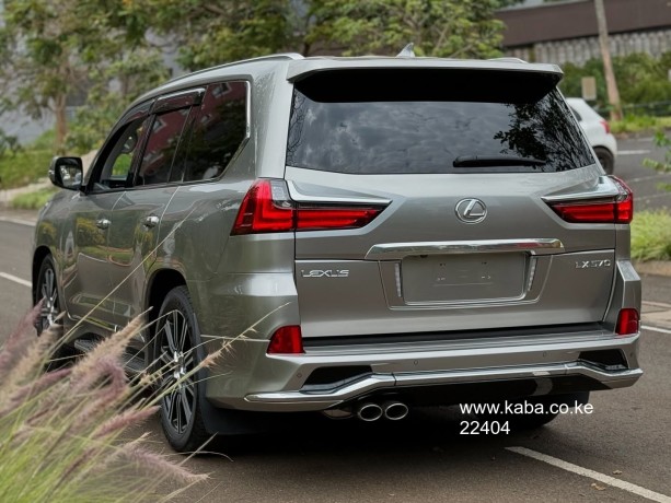 2018-lexus-lx-570-big-7