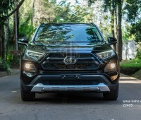 2019-toyota-rav4-small-0