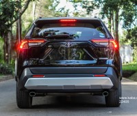 2019-toyota-rav4-small-7