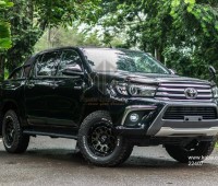 2019-toyota-hilux-trd-edition-small-1