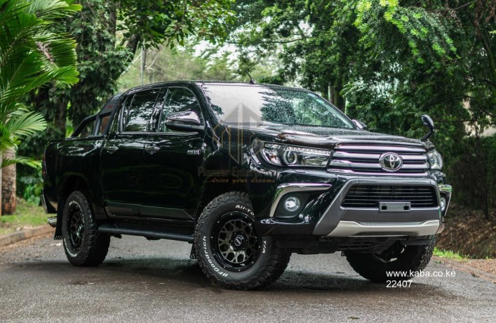 2019-toyota-hilux-trd-edition-big-1