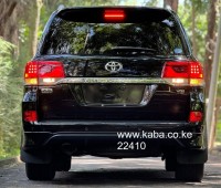 2017-toyota-landcruiser-zx-v8-small-2