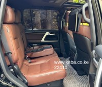 2017-toyota-landcruiser-zx-v8-small-6