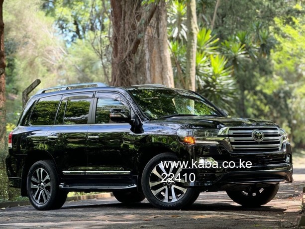 2017-toyota-landcruiser-zx-v8-big-0