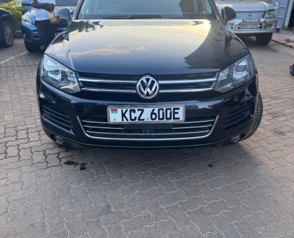 Volkswagen 2012 Petrol 3600cc Black 113000kms