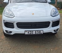 porche-cayenne-platinum-edition-small-2