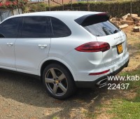 porche-cayenne-platinum-edition-small-1