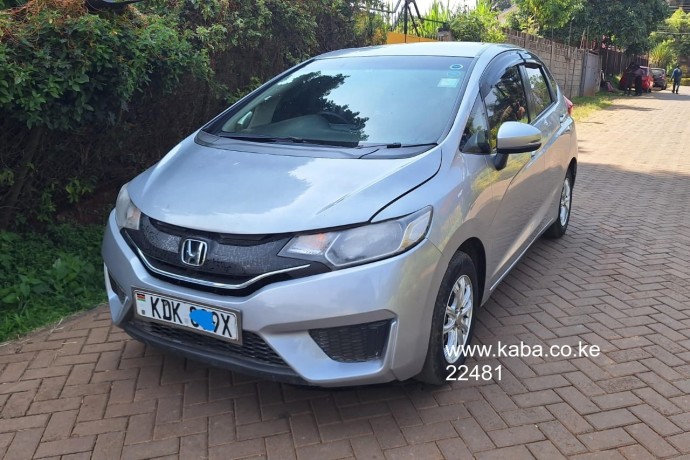 2015-non-hybrid-honda-fit-for-sale-big-3