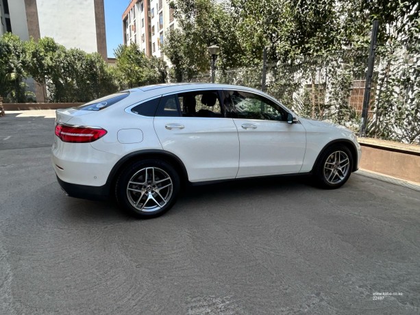 2018-glc250-coupe-amg-sunroof-big-6