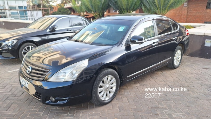 nissan-teana-2010-black-big-0