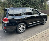 2020-toyota-landcruiser-v8-46-zx-8-seater-small-3