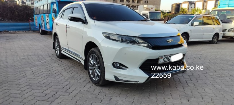 toyota-harrier-2016-model-big-0