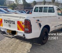 toyota-hilux-2009-model-small-4