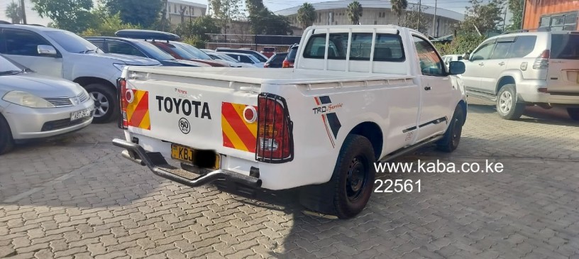 toyota-hilux-2009-model-big-4