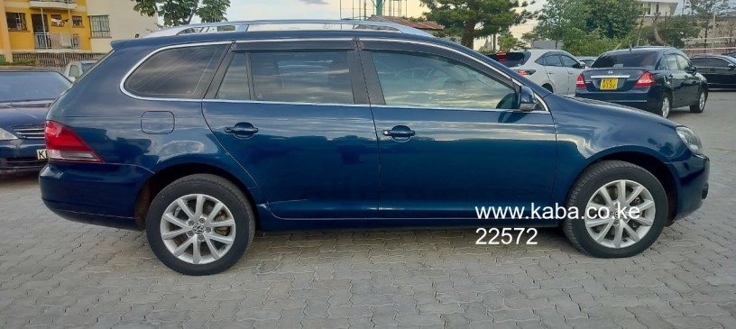 volkswagen-golf-variant-2012-model-big-7