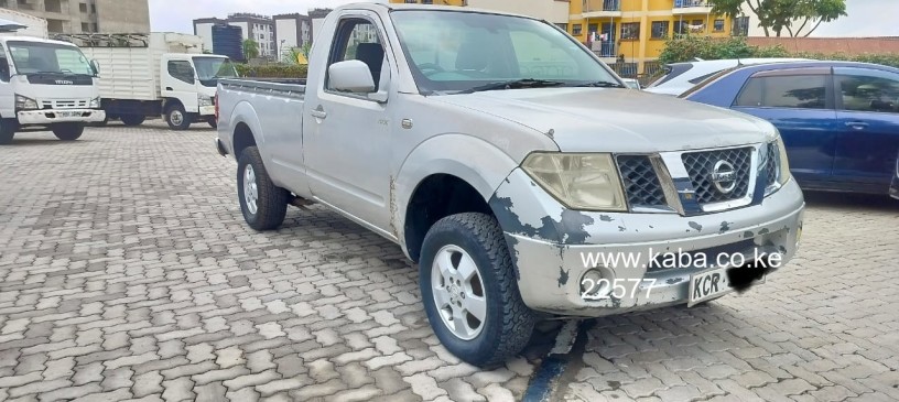 nissan-navara-2009-model-big-6