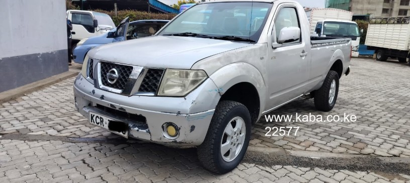 nissan-navara-2009-model-big-0