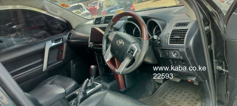 toyota-prado-2014-model-big-8