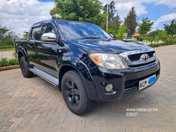 2010-toyota-hilux-double-cabin-for-sale-big-0