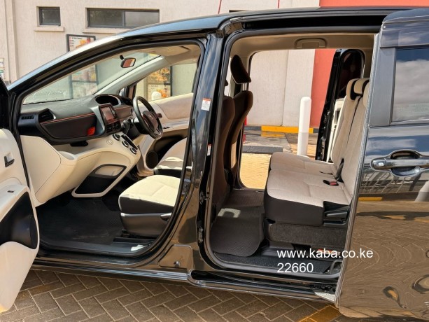2016-toyota-sienta-for-sale-big-6
