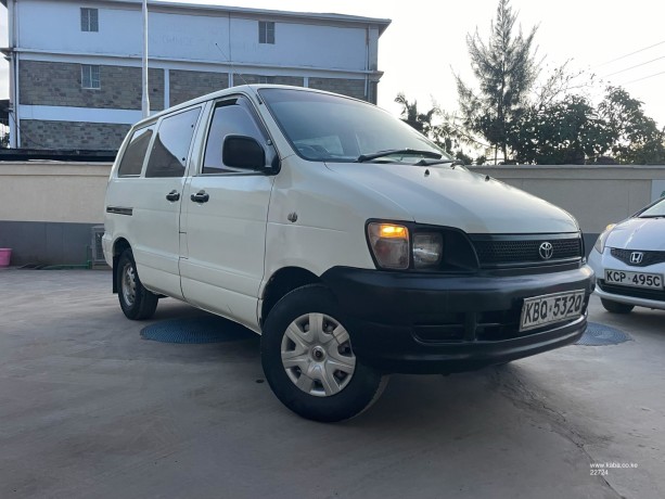 toyota-townace-big-0