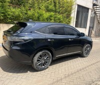 toyota-harrier-super-clean-small-4