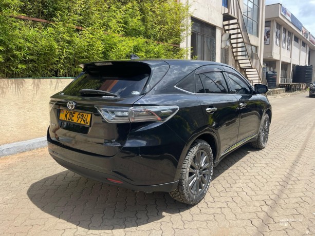 toyota-harrier-super-clean-big-8