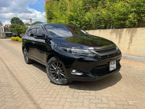toyota-harrier-super-clean-big-0