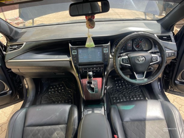 toyota-harrier-super-clean-big-9