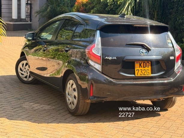 toyota-aqua-hybrid-for-sale-big-2