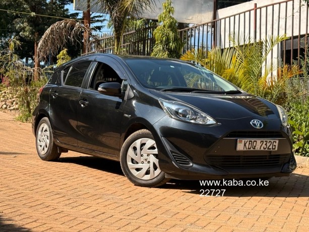 toyota-aqua-hybrid-for-sale-big-7