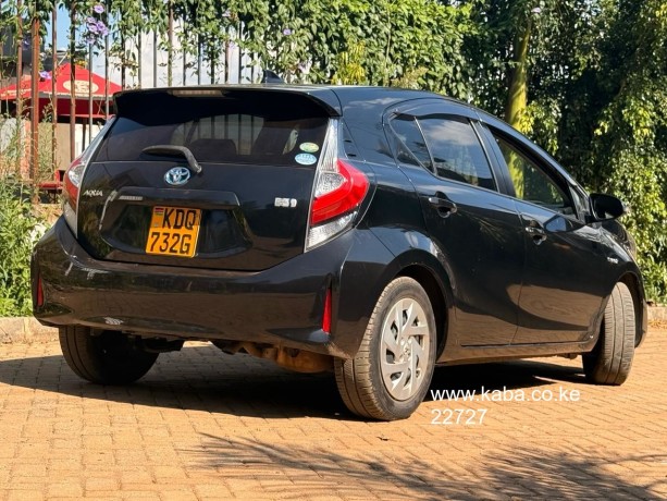 toyota-aqua-hybrid-for-sale-big-6