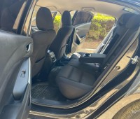 mazda-atenza-diesel-small-2