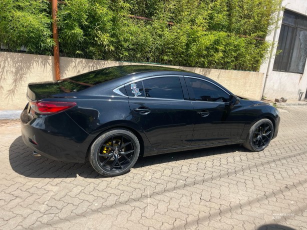 mazda-atenza-diesel-big-5