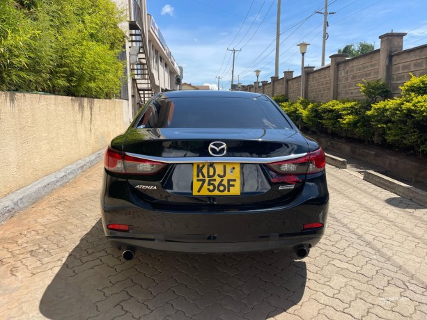 mazda-atenza-diesel-big-8