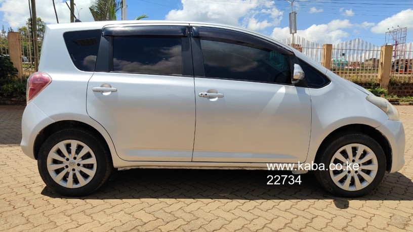 2009-toyota-ractis-for-sale-big-9
