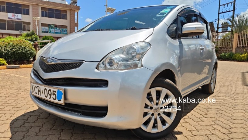 2009-toyota-ractis-for-sale-big-0