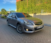 subaru-legacy-small-1