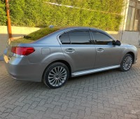 subaru-legacy-small-5