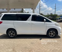 toyota-alphard-small-3