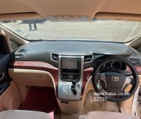 toyota-alphard-small-4