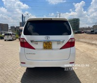 toyota-alphard-small-8