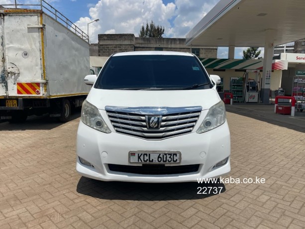 toyota-alphard-big-7